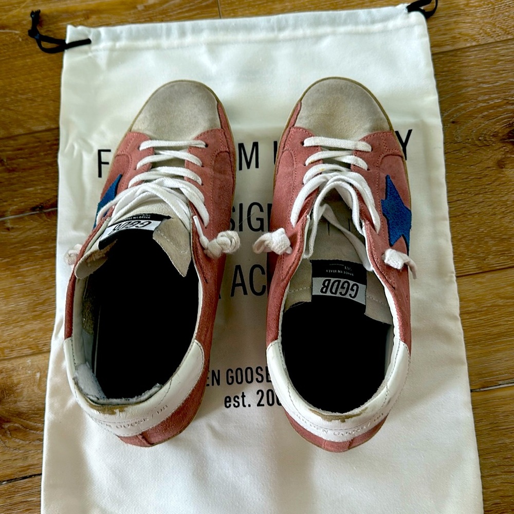 Suede golden goose. Great condition